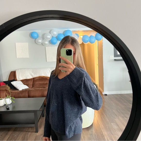 H&M V-neck Dark Blue  Oversized Sweater - Picture 7 of 8